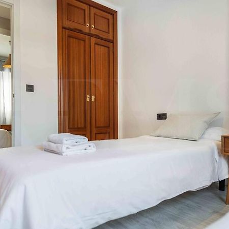 מאלגה Spacious & Authentic Apartment By Rems מראה חיצוני תמונה