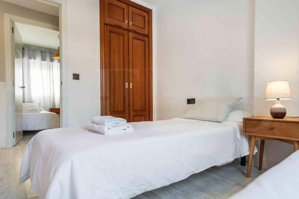 מאלגה Spacious & Authentic Apartment By Rems מראה חיצוני תמונה