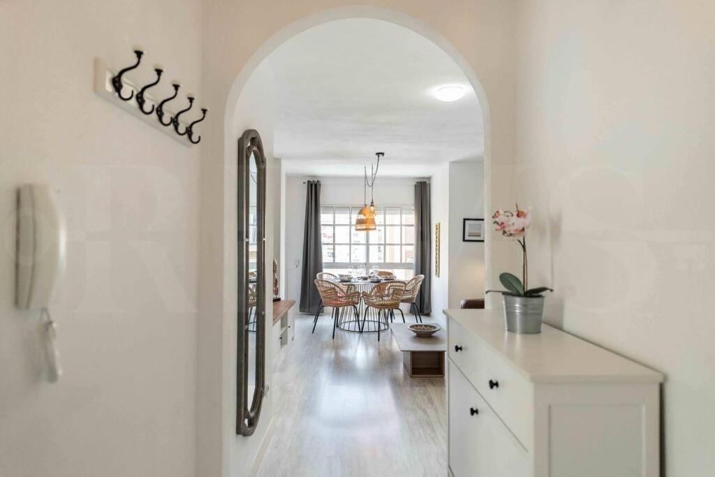 מאלגה Spacious & Authentic Apartment By Rems מראה חיצוני תמונה