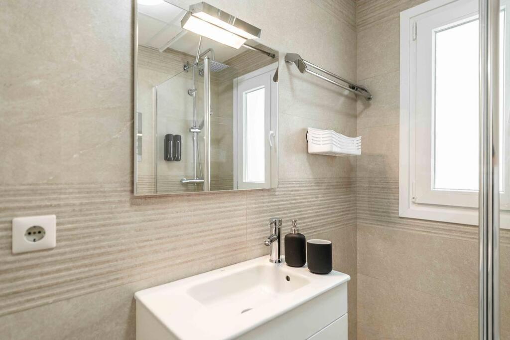 מאלגה Spacious & Authentic Apartment By Rems מראה חיצוני תמונה