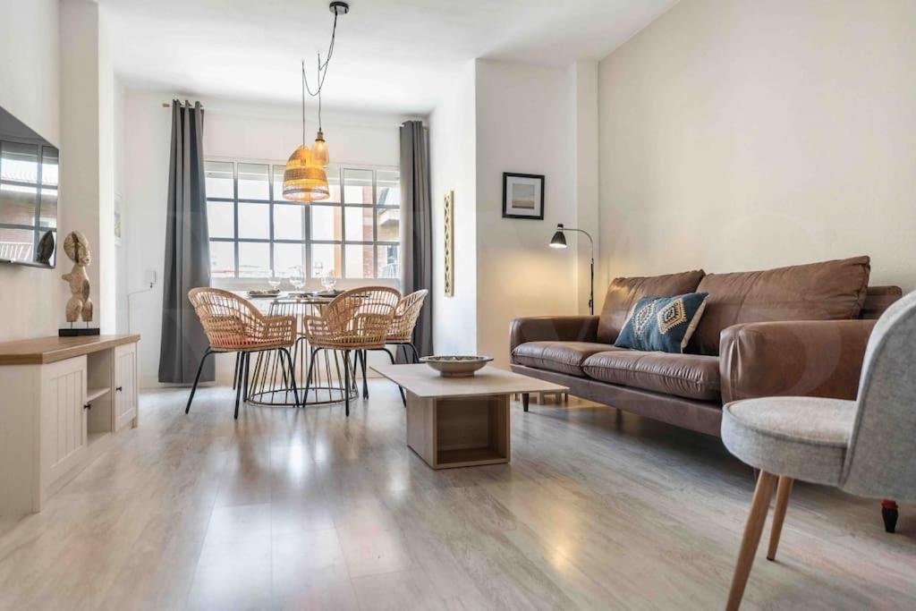 מאלגה Spacious & Authentic Apartment By Rems מראה חיצוני תמונה