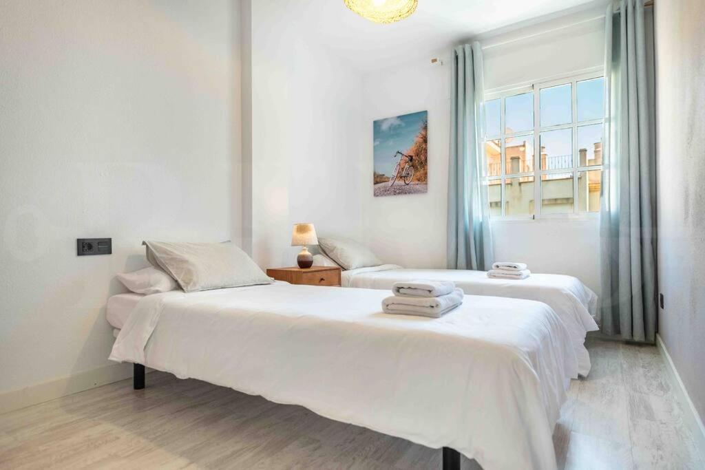 מאלגה Spacious & Authentic Apartment By Rems מראה חיצוני תמונה