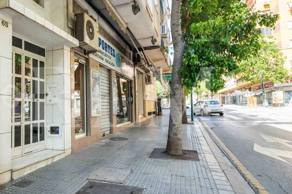 מאלגה Spacious & Authentic Apartment By Rems מראה חיצוני תמונה